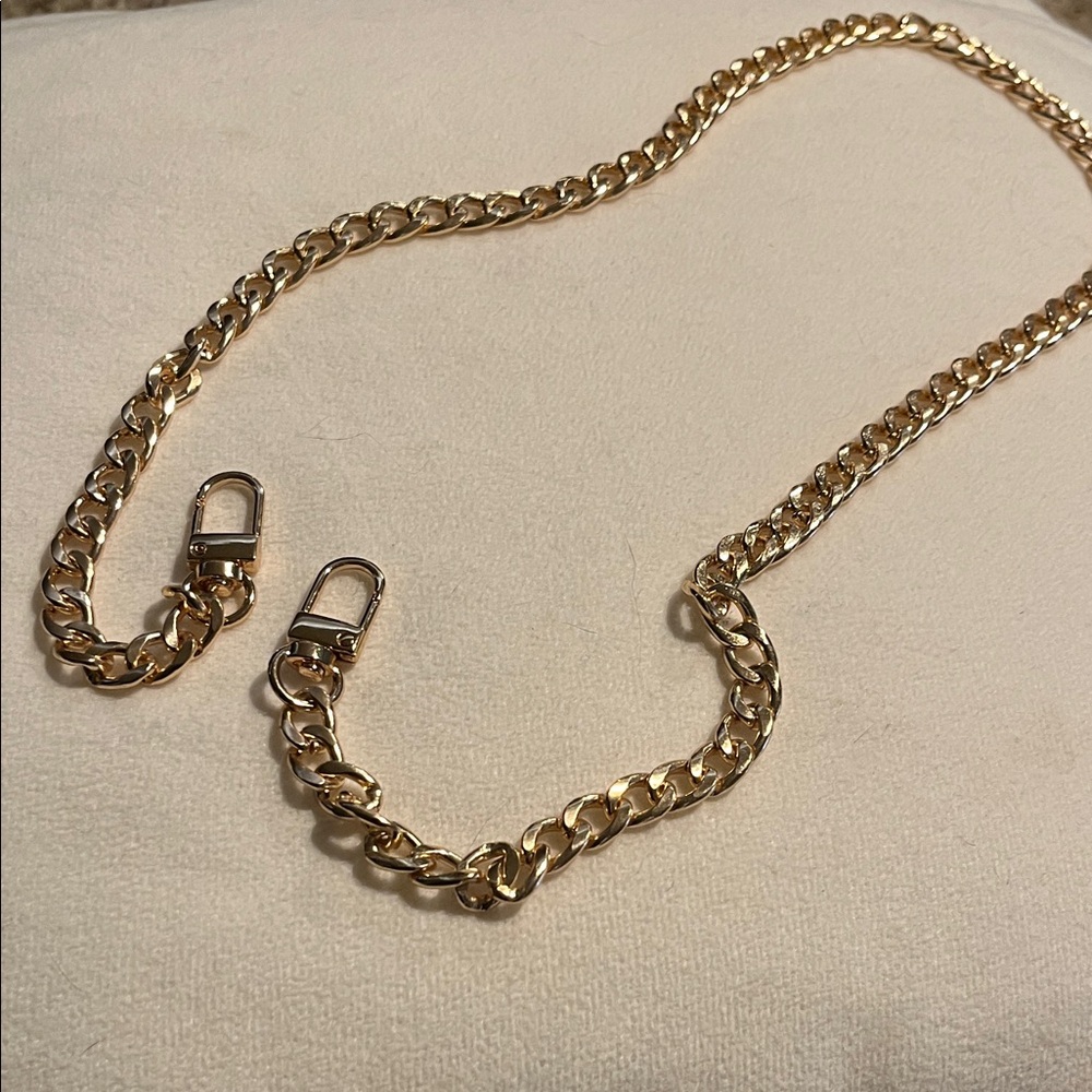 Elegant fashion Gold Chain handle for bag NWOT